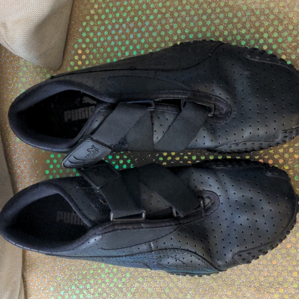 Puma Mostro Velcro sneaker size 7